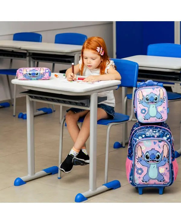 Kit Mochila de Rodinha + Lancheira Térmica + Estojo Infantil Feminino Stitch